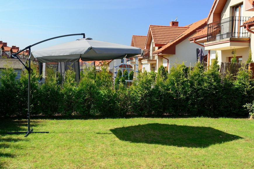 Садова парасоля Funfit Garden з боковою стійкою 300 см сіра 3054 фото